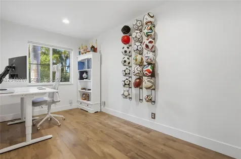 1419 Crossbill Court Weston FL 33327