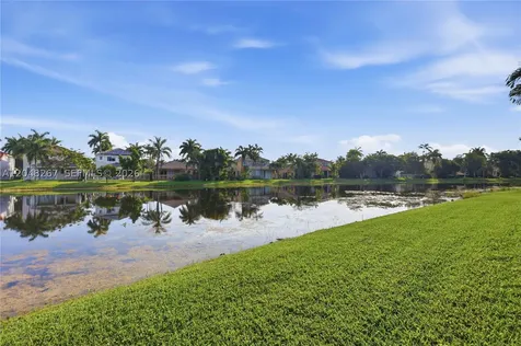 1419 Crossbill Court Weston FL 33327