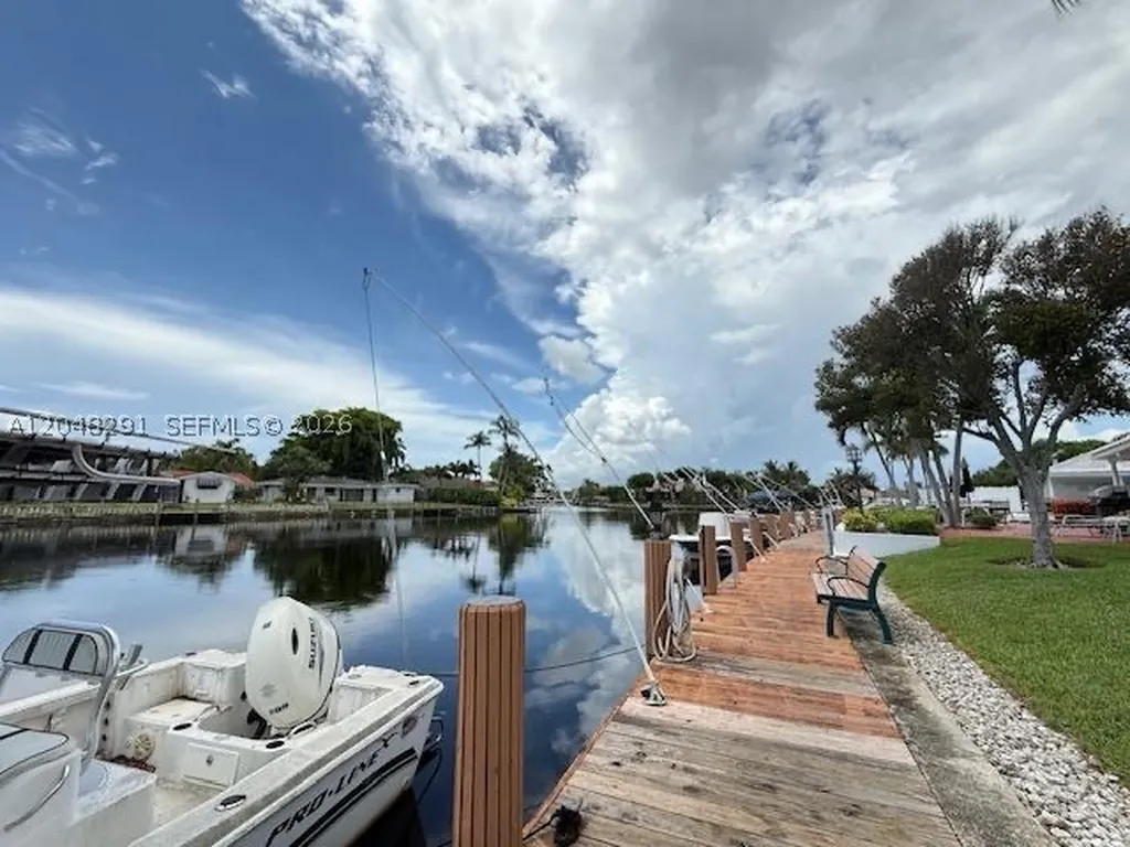 130 Cypress Club Drive Pompano Beach FL 33060