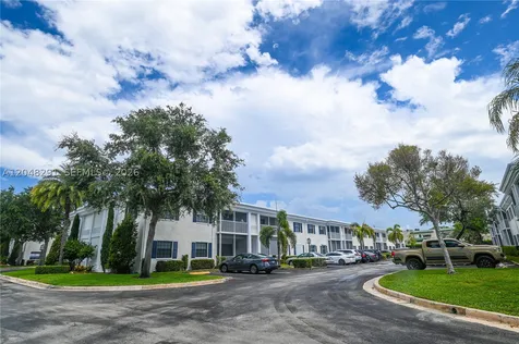 130 Cypress Club Drive Pompano Beach FL 33060