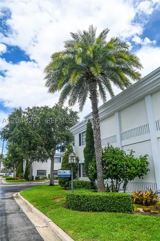 130 Cypress Club Drive Pompano Beach FL 33060