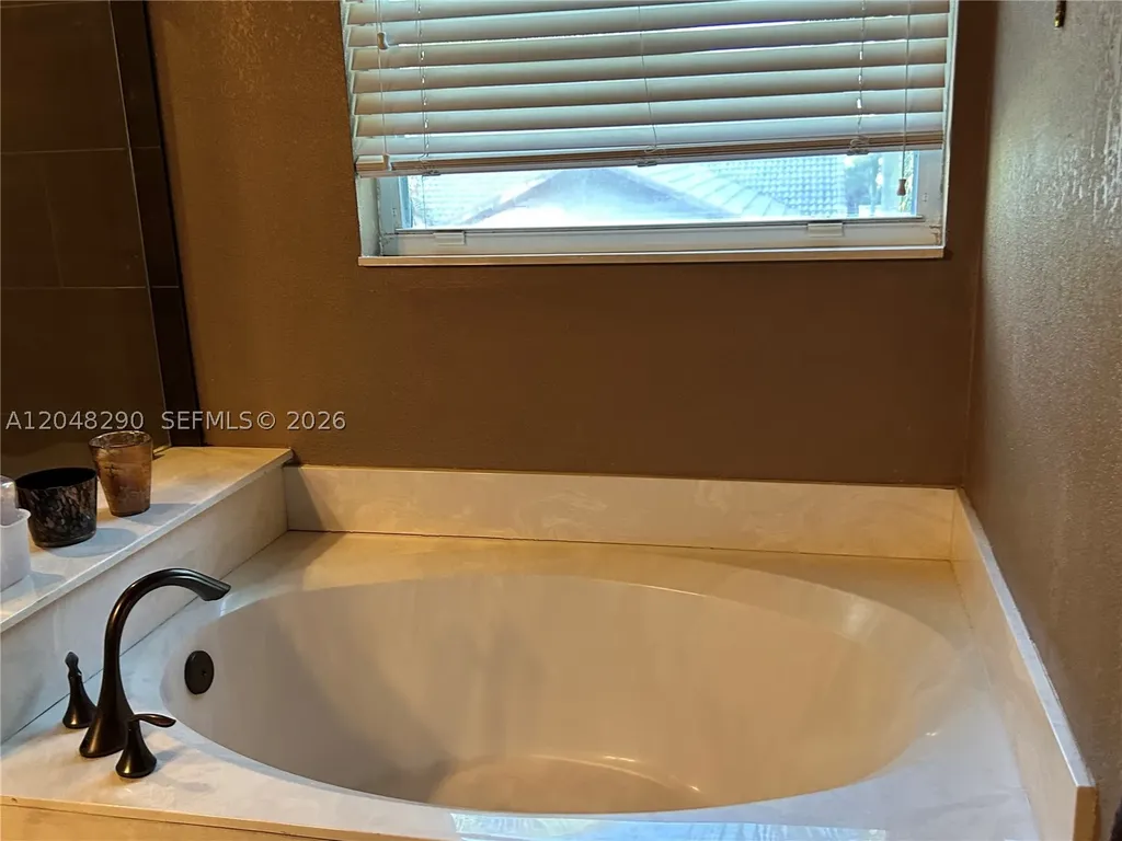 10386 NW 7th Street Coral Springs FL 33071