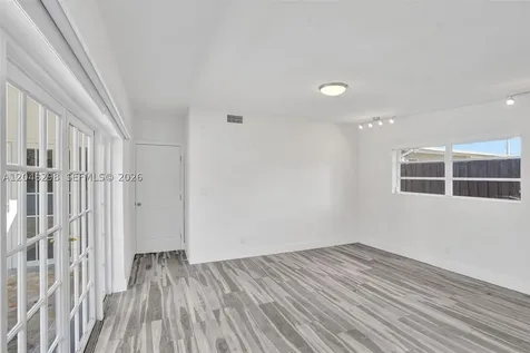 19260 NE 22nd Avenue North Miami Beach FL 33180