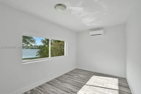 19260 NE 22nd Avenue North Miami Beach FL 33180