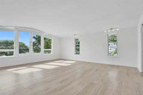 19260 NE 22nd Avenue North Miami Beach FL 33180