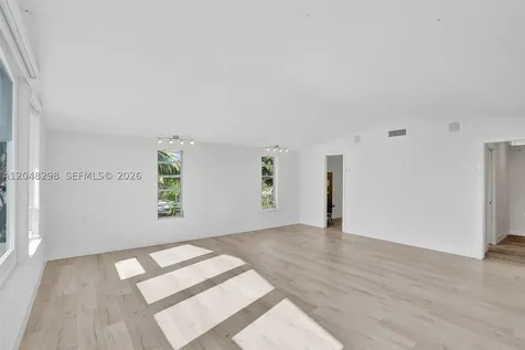 19260 NE 22nd Avenue North Miami Beach FL 33180