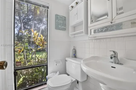 12104 Landing Way Cooper City FL 33026