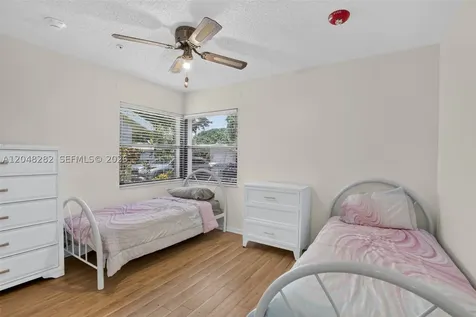 12104 Landing Way Cooper City FL 33026
