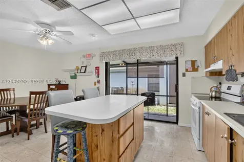 12104 Landing Way Cooper City FL 33026
