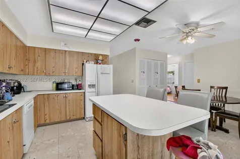 12104 Landing Way Cooper City FL 33026