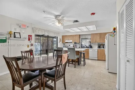12104 Landing Way Cooper City FL 33026
