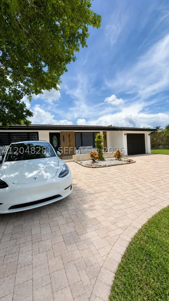9170 NW 24th Place Sunrise FL 33322