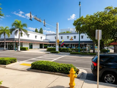 900 SW 8th Street Miami FL 33130