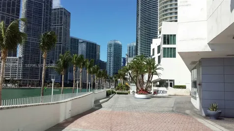 325 S Biscayne Boulevard Miami FL 33131