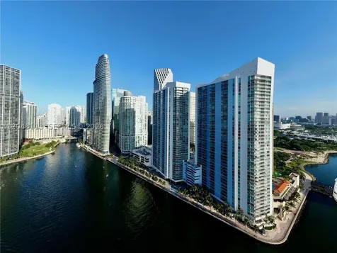 325 S Biscayne Boulevard Miami FL 33131