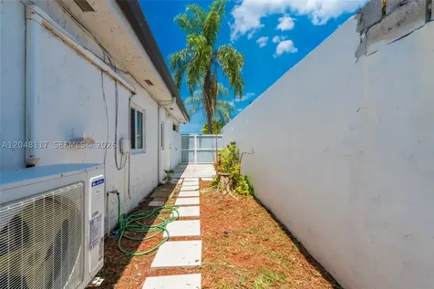 114 SW SW 57th Court Miami FL 33144