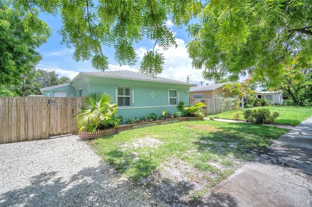 261 SW 15th Street Dania Beach FL 33004