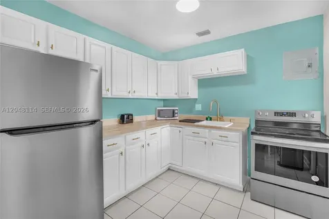 261 SW 15th Street Dania Beach FL 33004
