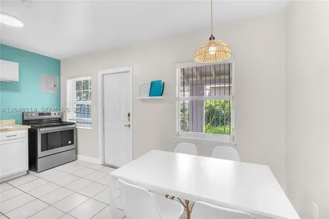 261 SW 15th Street Dania Beach FL 33004
