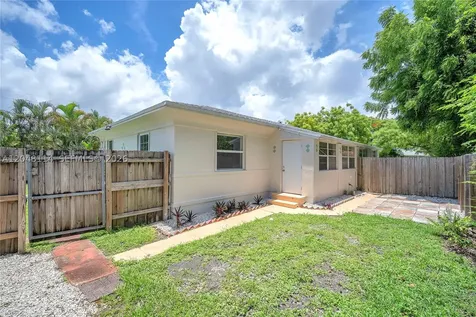 261 SW 15th Street Dania Beach FL 33004