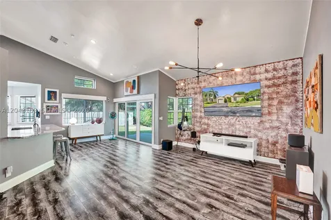 507 Bridgeton Road Weston FL 33326