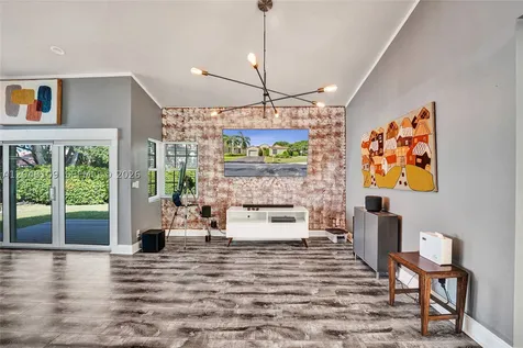 507 Bridgeton Road Weston FL 33326