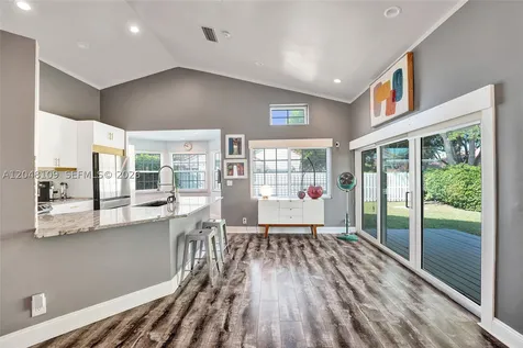 507 Bridgeton Road Weston FL 33326