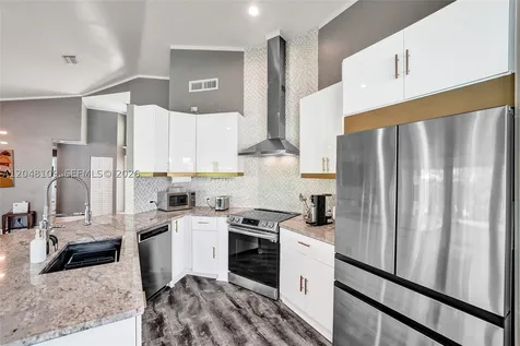 507 Bridgeton Road Weston FL 33326