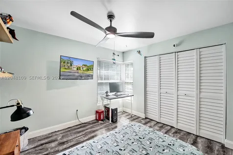 507 Bridgeton Road Weston FL 33326