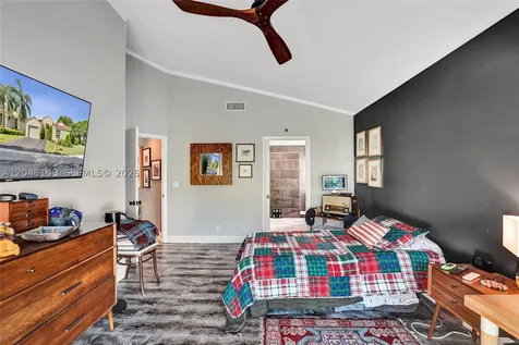 507 Bridgeton Road Weston FL 33326
