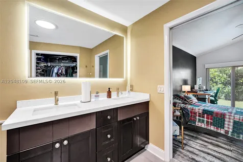 507 Bridgeton Road Weston FL 33326