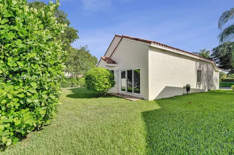 507 Bridgeton Road Weston FL 33326