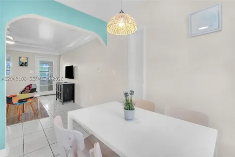 261 SW 15th Street Dania Beach FL 33004