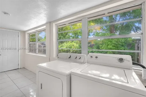 261 SW 15th Street Dania Beach FL 33004