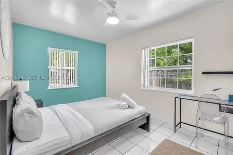 261 SW 15th Street Dania Beach FL 33004