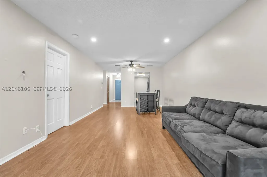9565 NW 2nd Place Coral Springs FL 33071