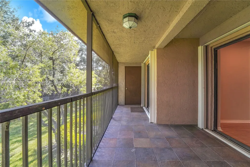 9565 NW 2nd Place Coral Springs FL 33071