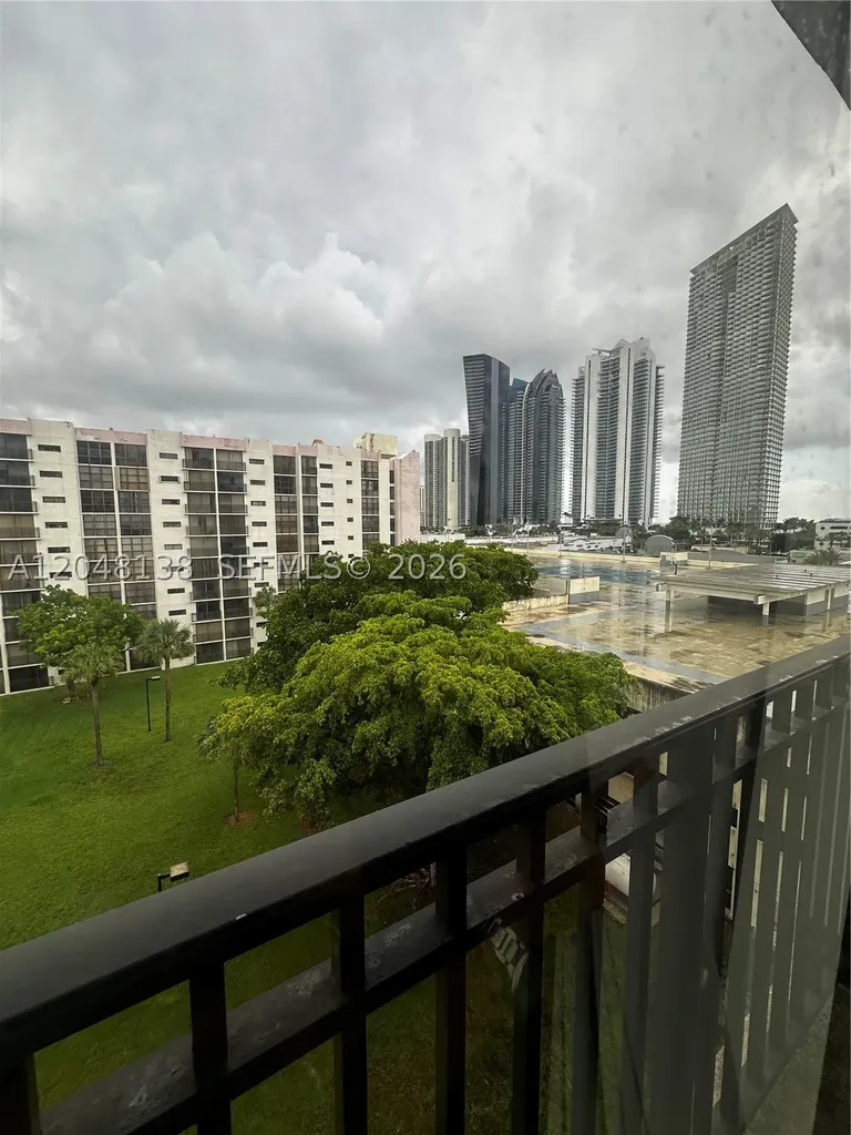 16919 N Bay Road Sunny Isles Beach FL 33160