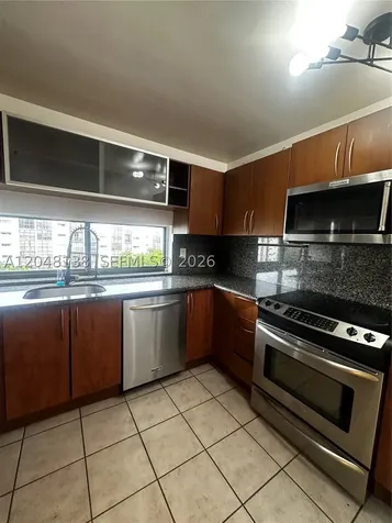 16919 N Bay Road Sunny Isles Beach FL 33160