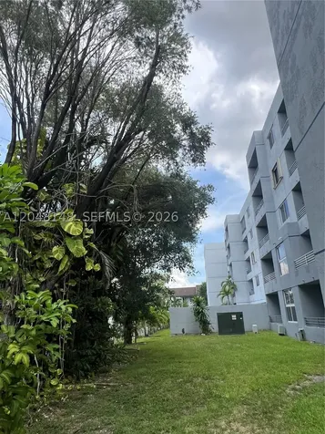 8231 NW 8th Street Miami FL 33126