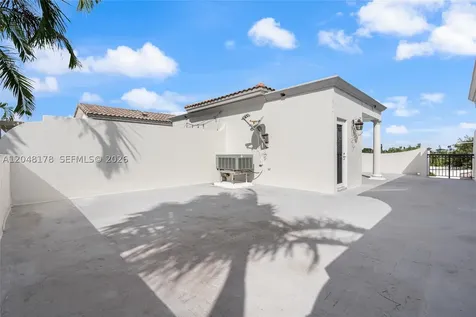 1772 NE 9th Street Fort Lauderdale FL 33304