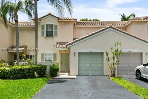 4941 SW 32nd Terrace Dania Beach FL 33312