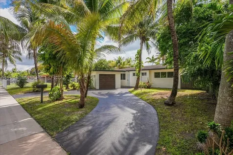 19531 NW 1st Place Miami Gardens FL 33169