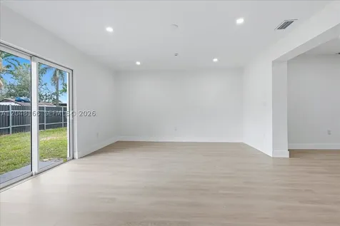 19531 NW 1st Place Miami Gardens FL 33169