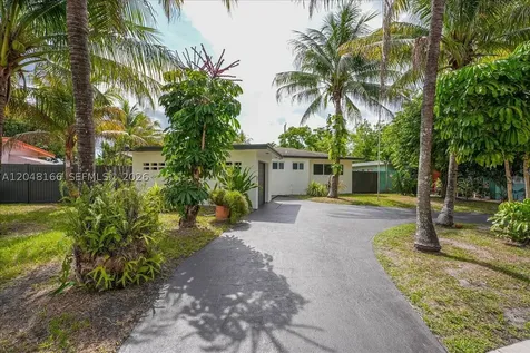 19531 NW 1st Place Miami Gardens FL 33169
