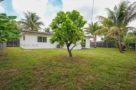 19531 NW 1st Place Miami Gardens FL 33169