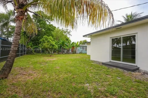 19531 NW 1st Place Miami Gardens FL 33169