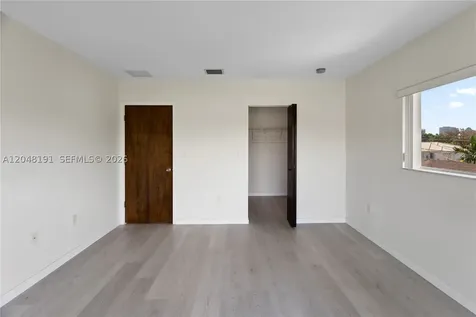2782 SW 33rd Avenue Miami FL 33133