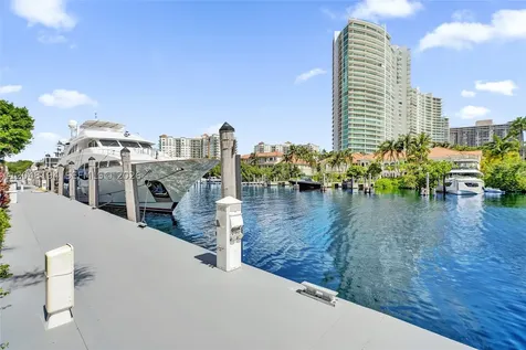 19707 Turnberry Way Aventura FL 33180