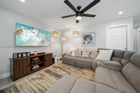 1634 NE 4th Place Fort Lauderdale FL 33301